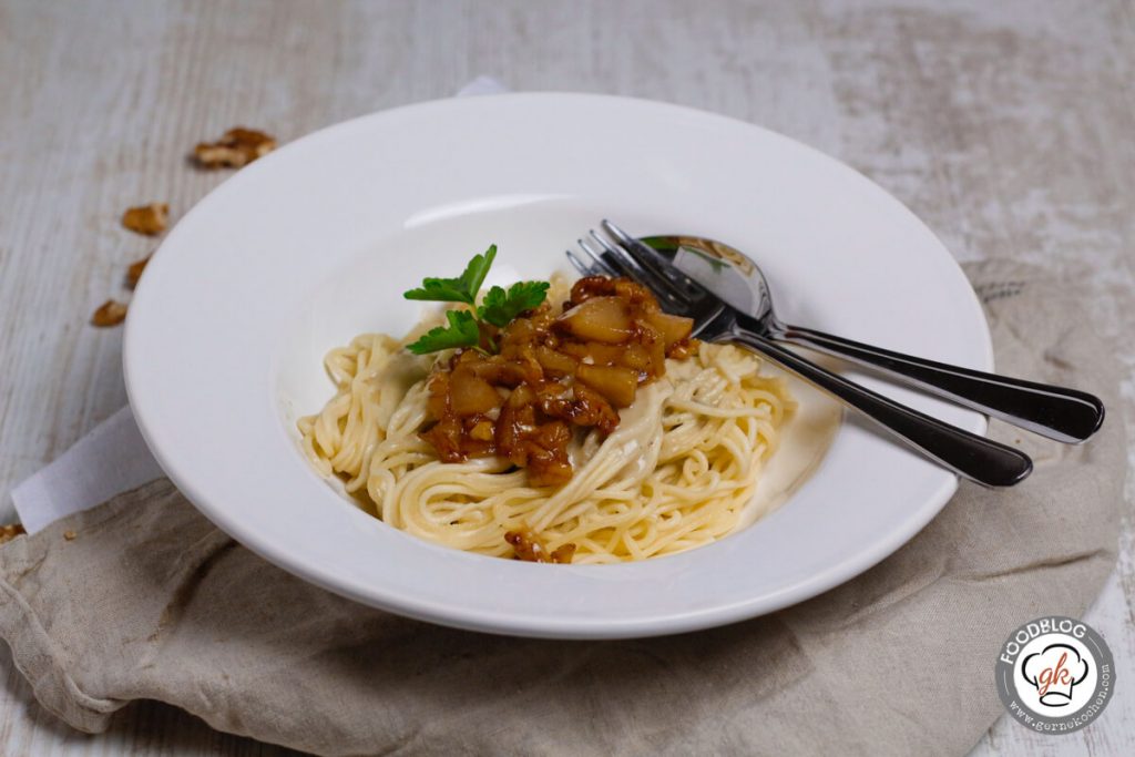 Diese Pasta mit Gorgonzolasoßentopping ist einfach so lecker.