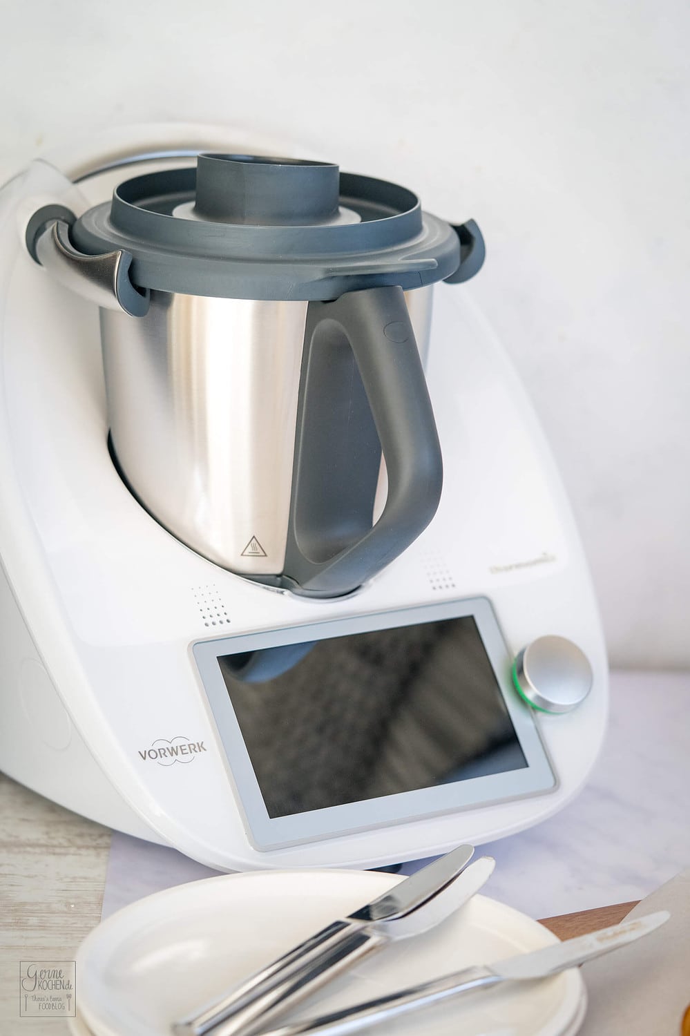 Der Themomix® von Vorwerk ist unsere kochende Küchenmaschine Nummer Eins.