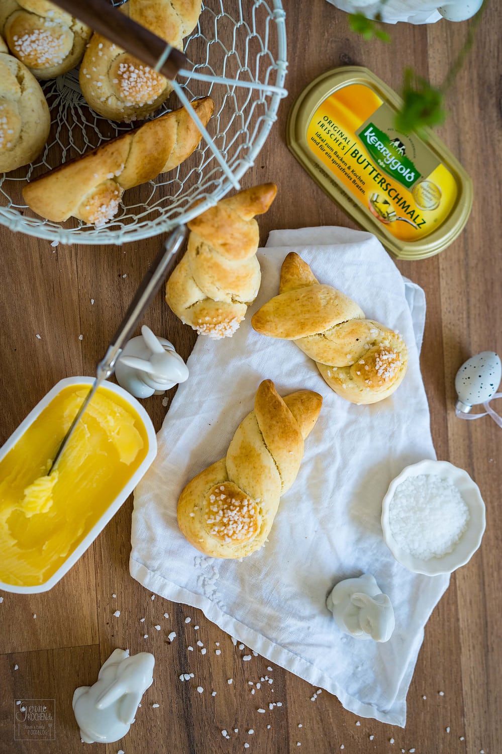 Unsere leckeren Osterhasen lassen sich auch super gemeinsam mit Kindenr backen.