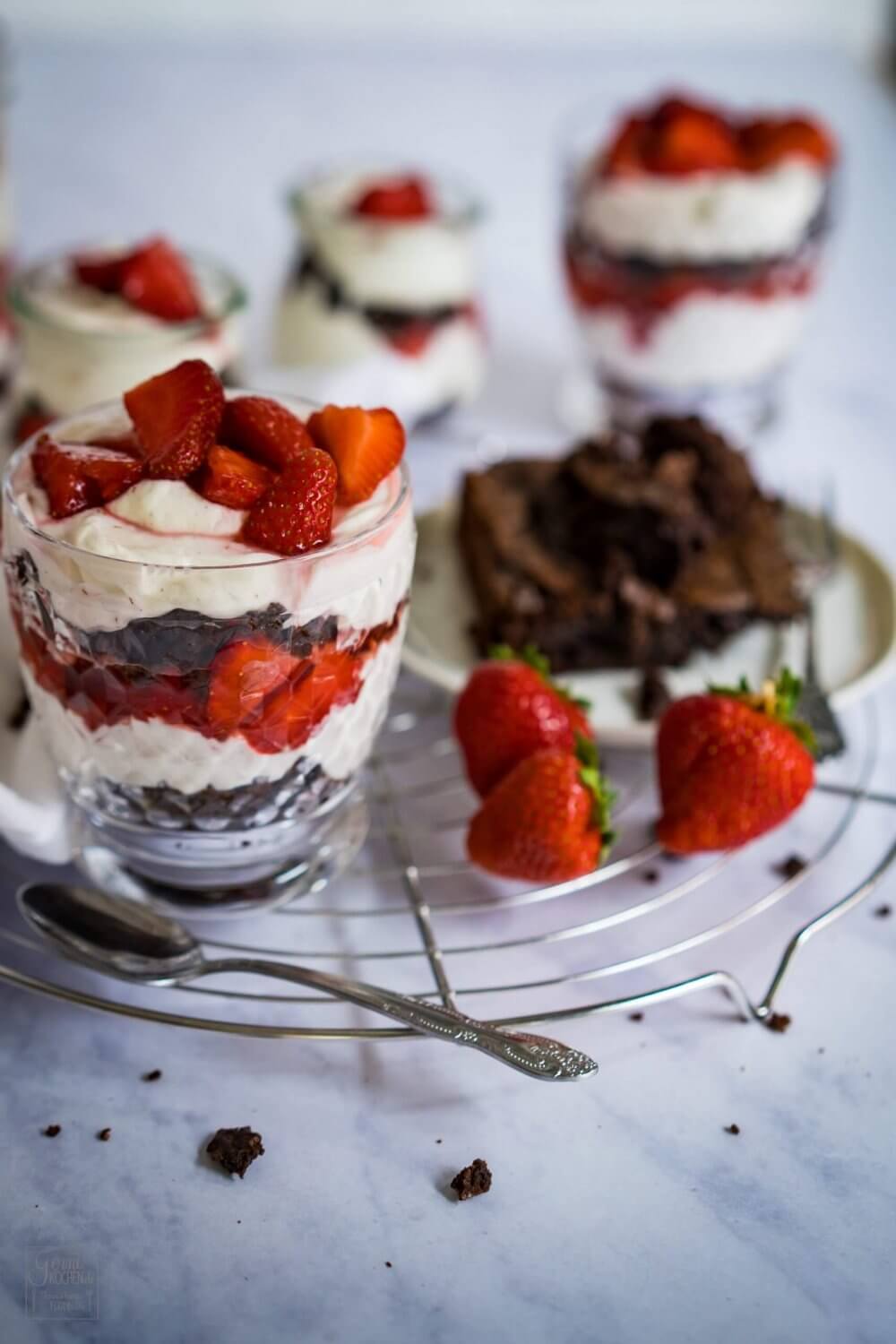 Erdbeer-brownie-tiramisu