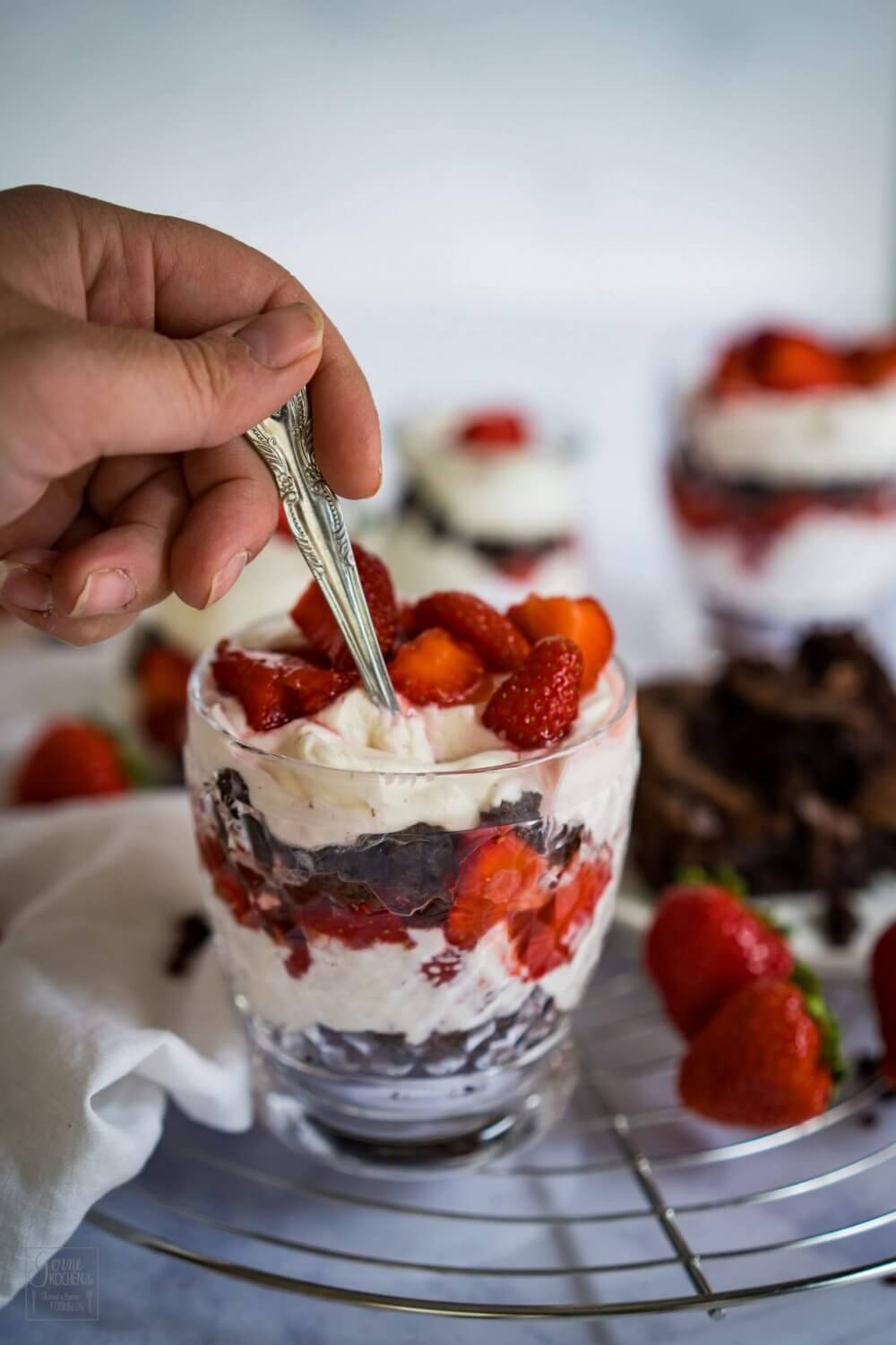 Erdbeer-brownie-tiramisu