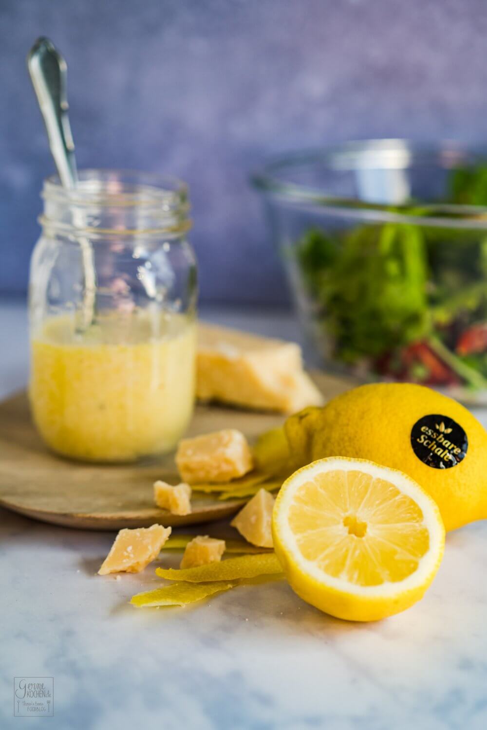 Zitronen-Parmesan-Dressing