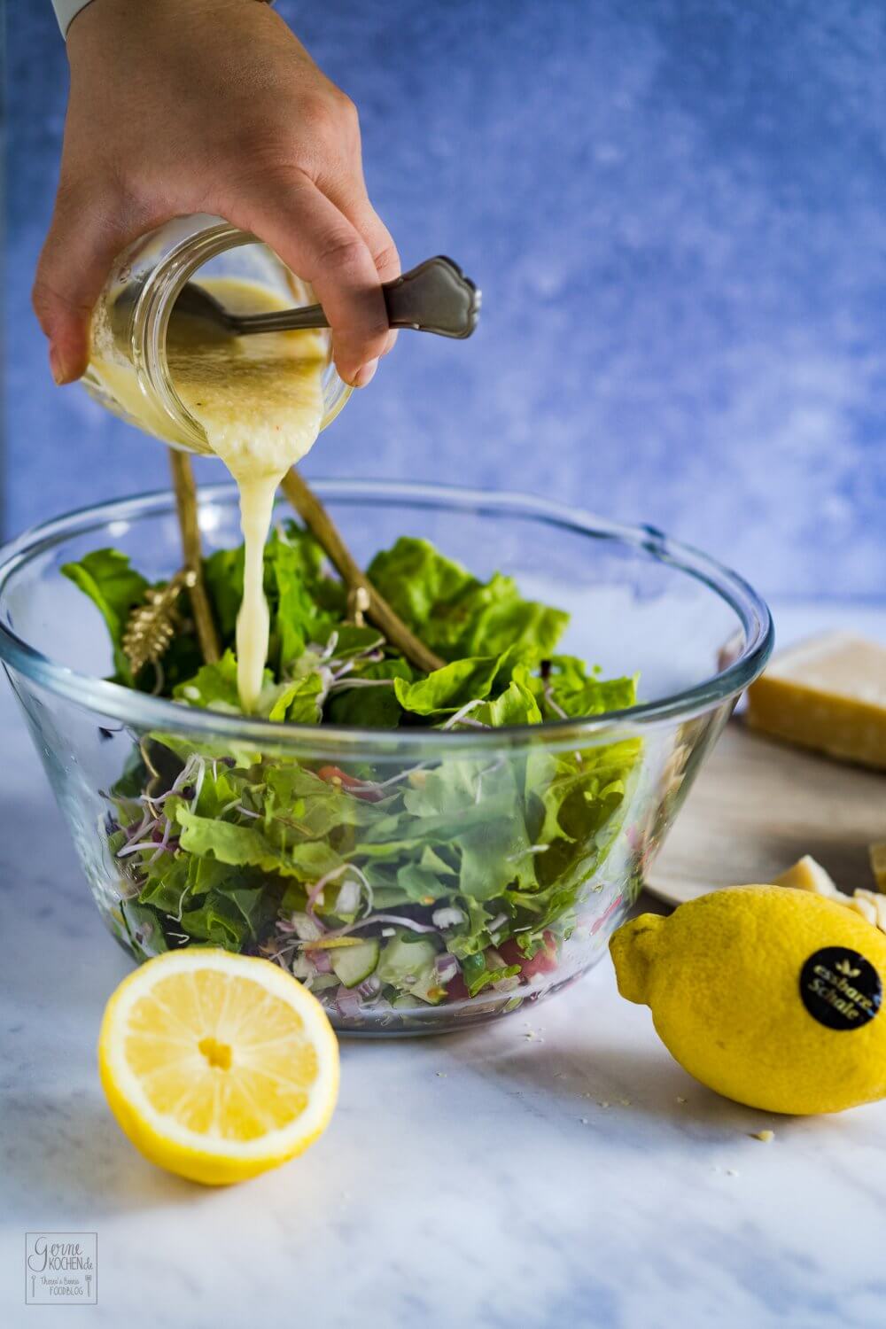 Zitronen-Parmesan-Dressing
