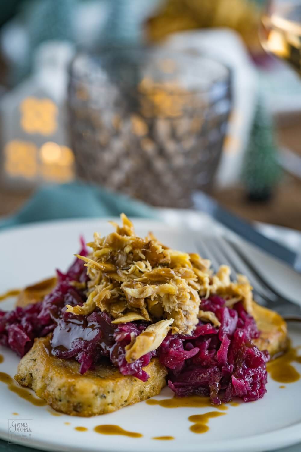 Pulled Rabbit wird extra fein mit selstgemachtem Rotkohl.