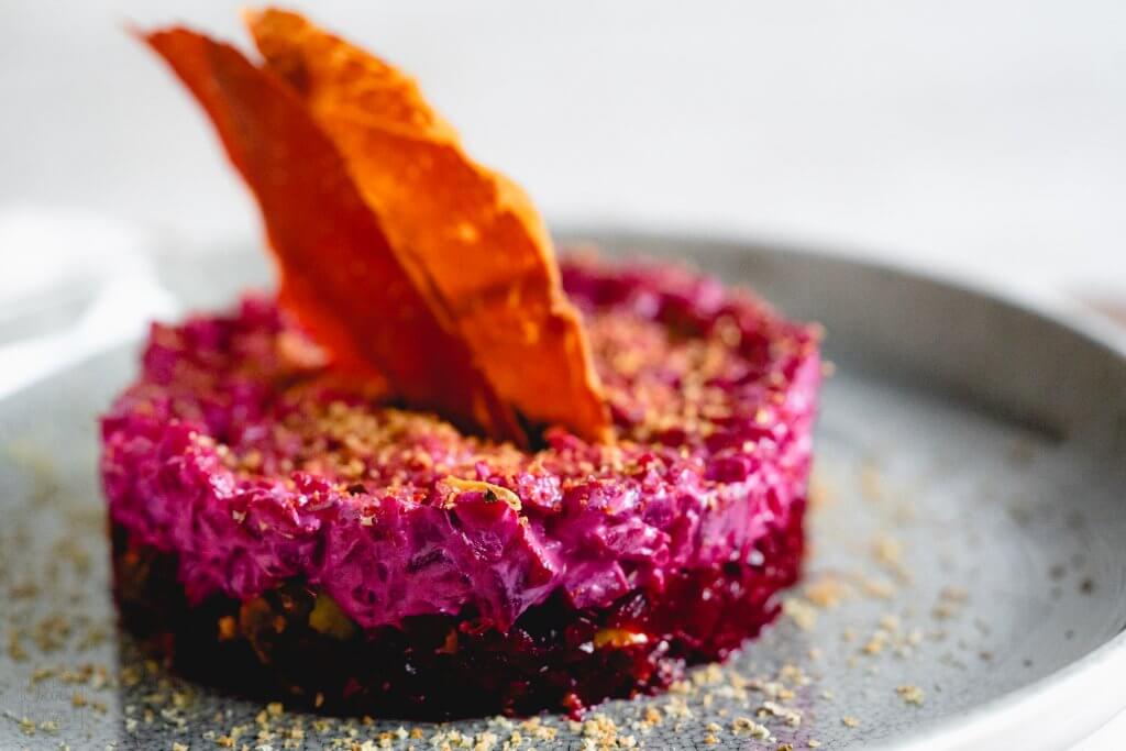 Serrano Schinken mit rote Bete Tatar