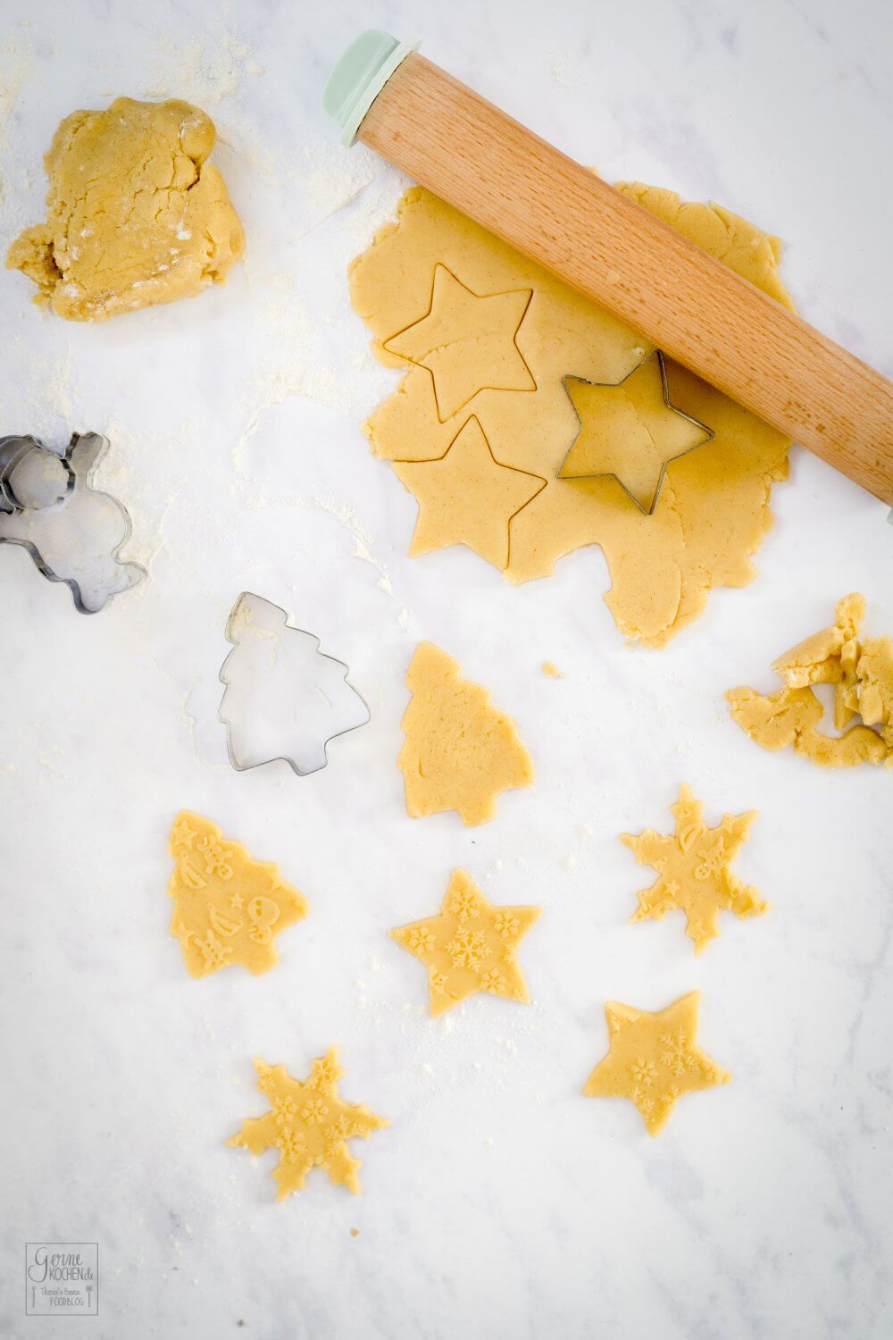 Ausstecherle sind eine tolle Sache. Sie beschäftigen Kinder und gehören einfach zu Weihnachten.