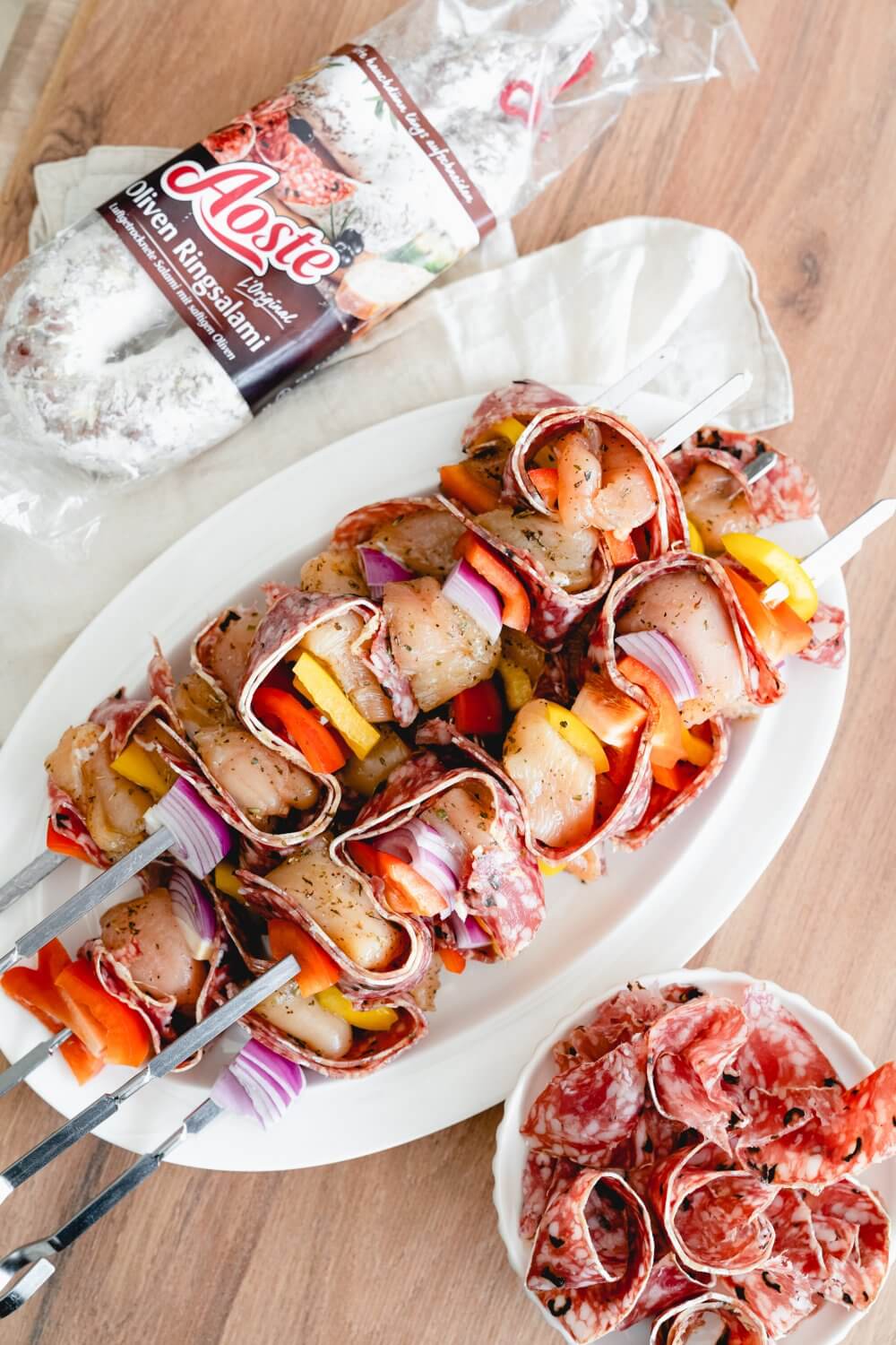 Hähnchenspieße mit Salami