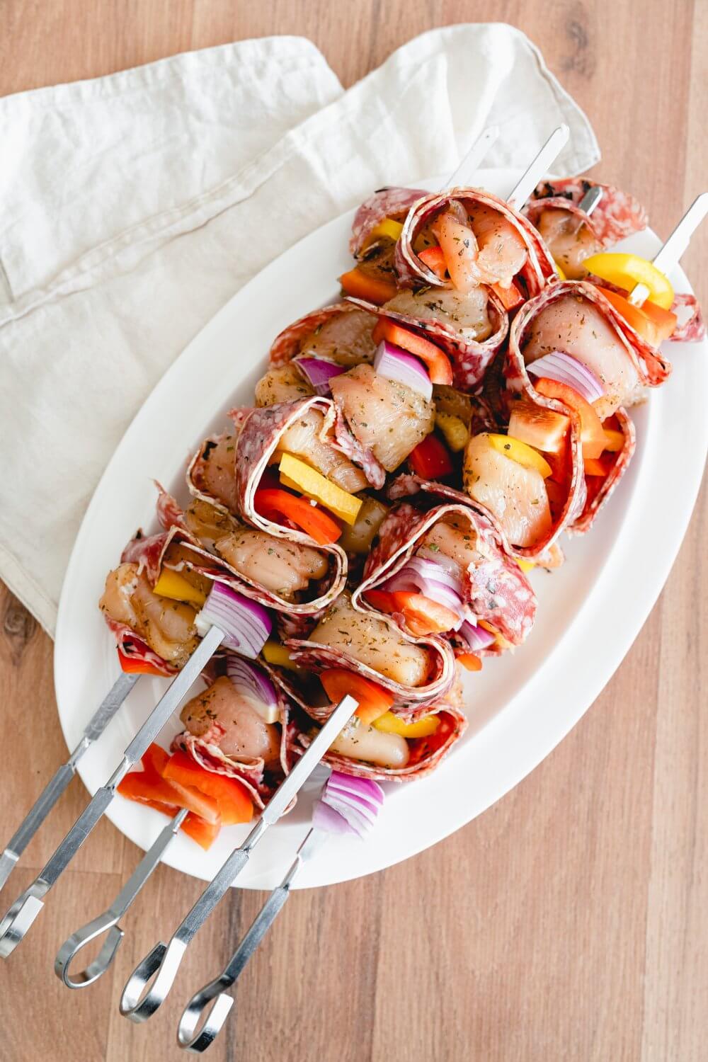 Hähnchenspieß mit Salami