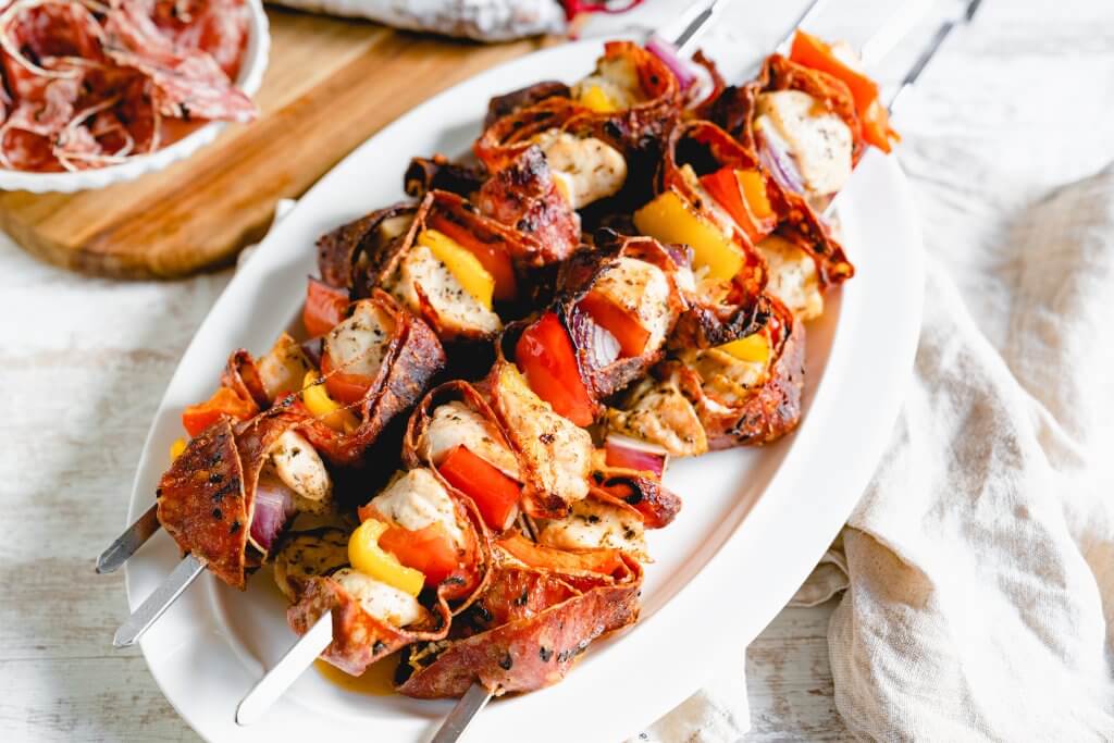 Hähnchenspieß mit Salami