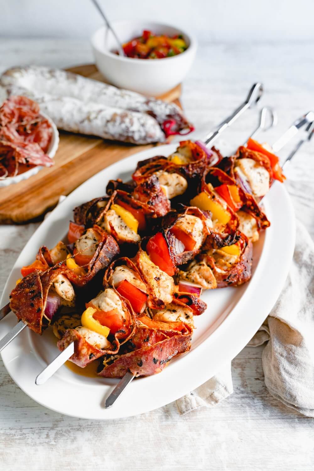 Hähnchenspieß mit Salami
