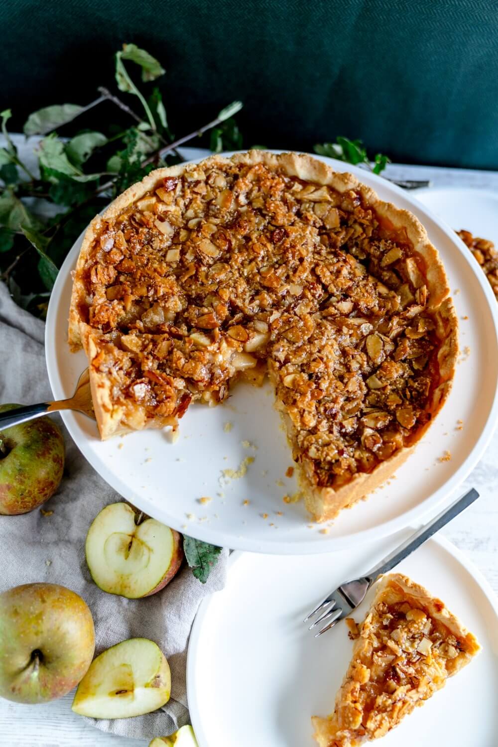 Apfelkuchen mit Bienenstichkruste