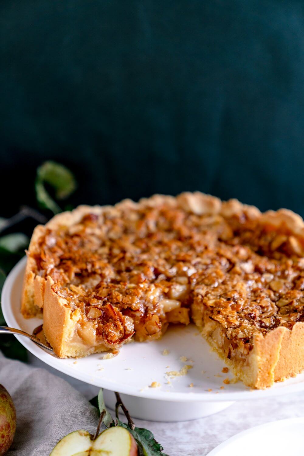 Apfelkuchen mit Bienenstichkruste
