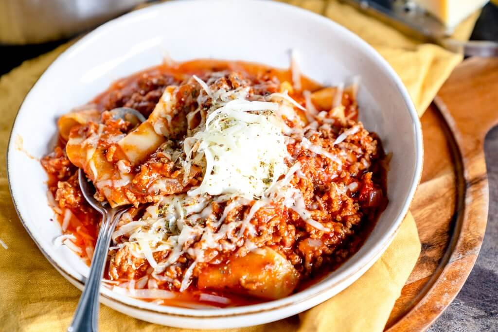 Auch wenn Lasagnesuppe erst einmal nicht so ansprechend klingt, ist es eines der Lieblingsgerichte bei uns Daheim.