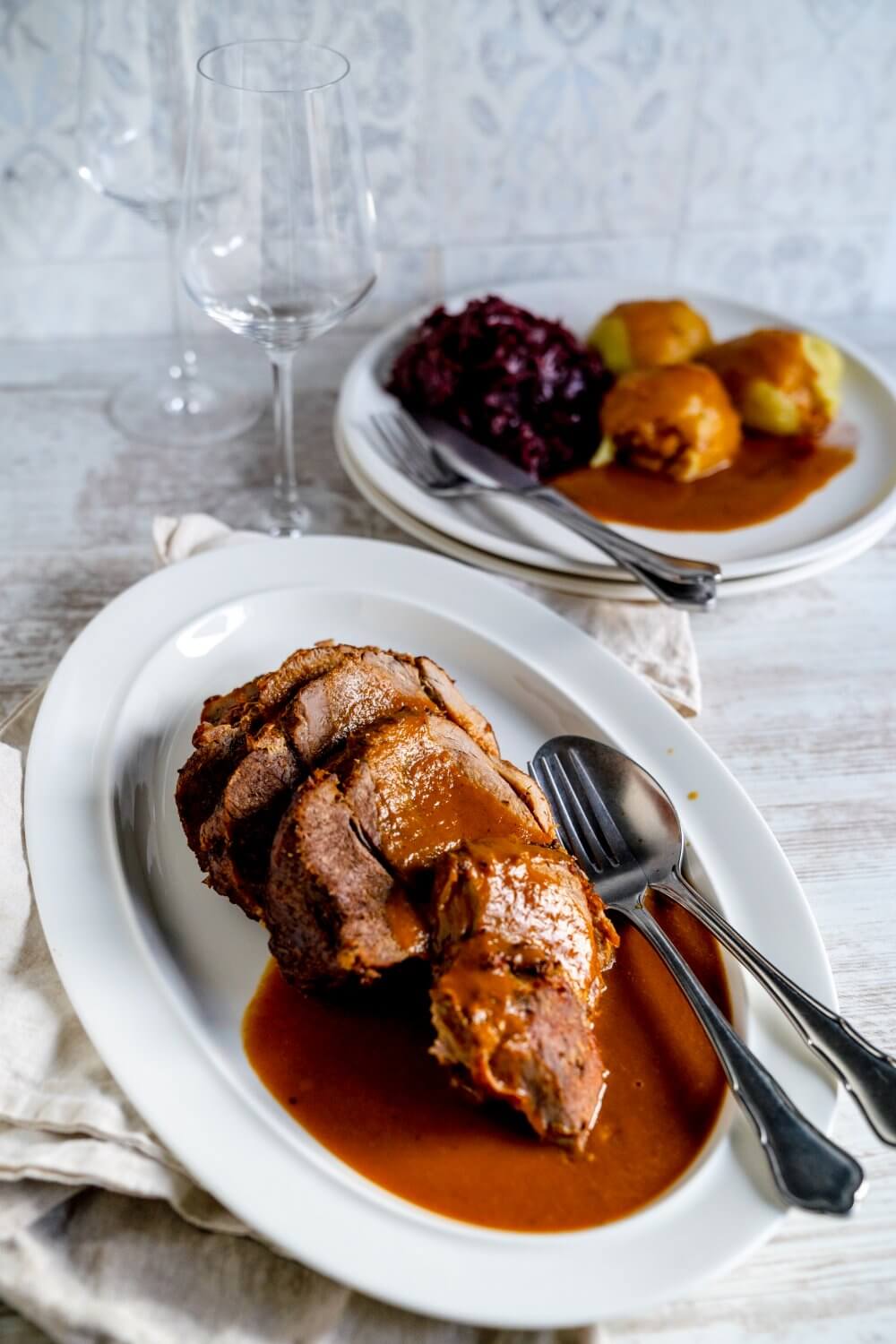 Klassicher Schweinebraten