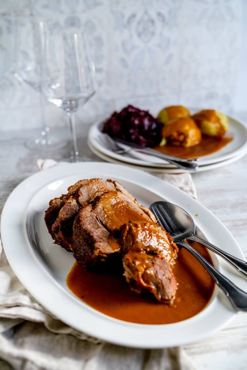 Klassicher Schweinebraten