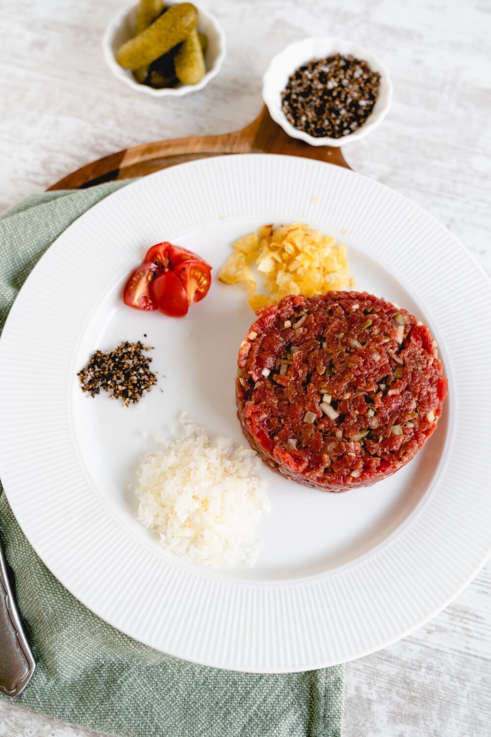 Für unser Tatar vom Rinderfilet haben wir ein paar ausgewählte Zutaten zum Verfeinern.
