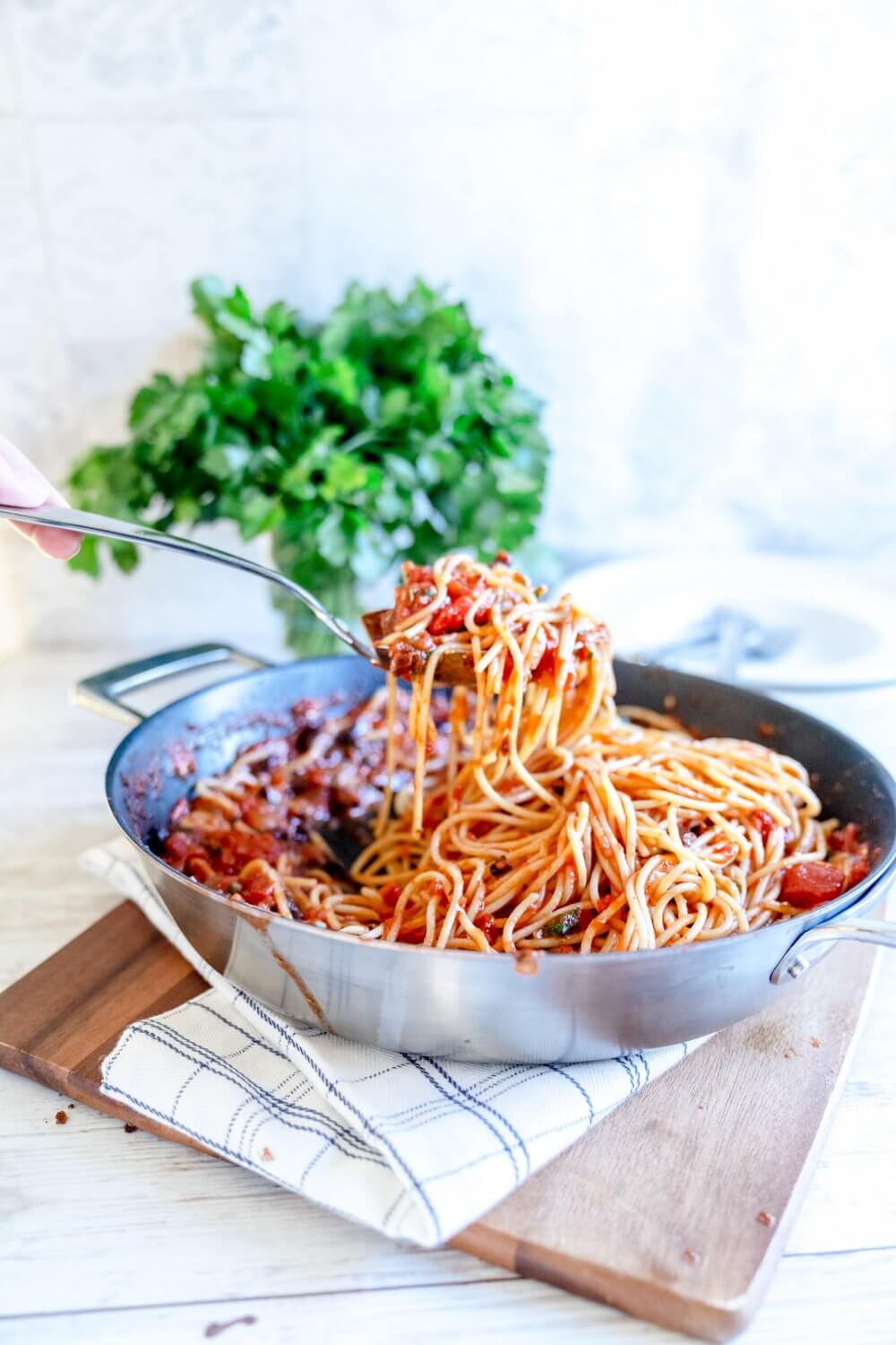 Spaghetti Puttanesca machen wir vorallem unter der Woche gern.