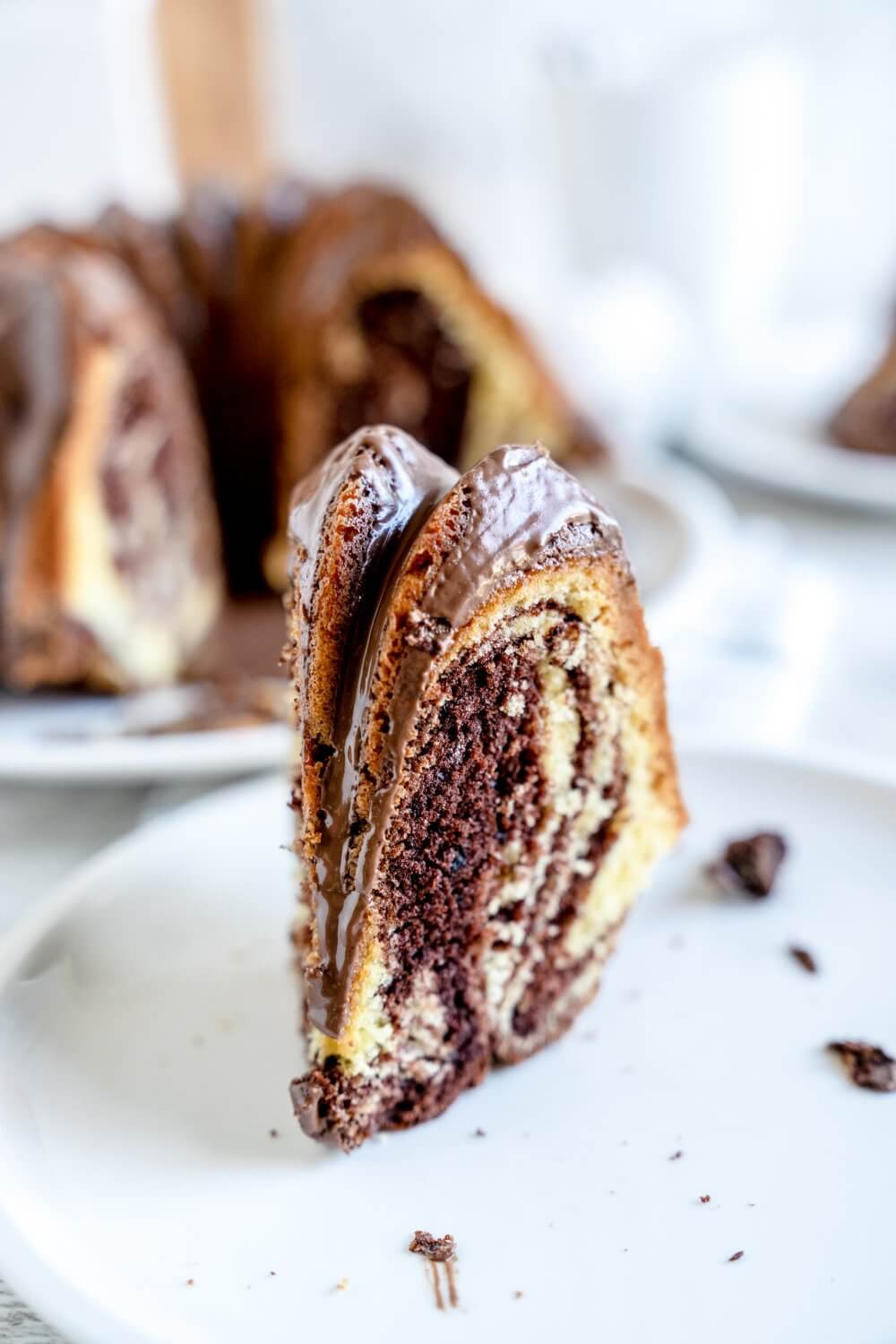 Ein saftiger Marmorkuchen ist was tolles, da fehlt dann nur noch die passende Glasur.
