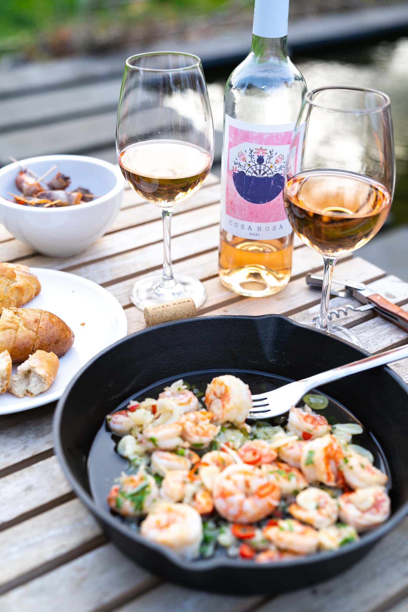 Der Wein rundet die Gambas Pil Pil hervorragend ab.