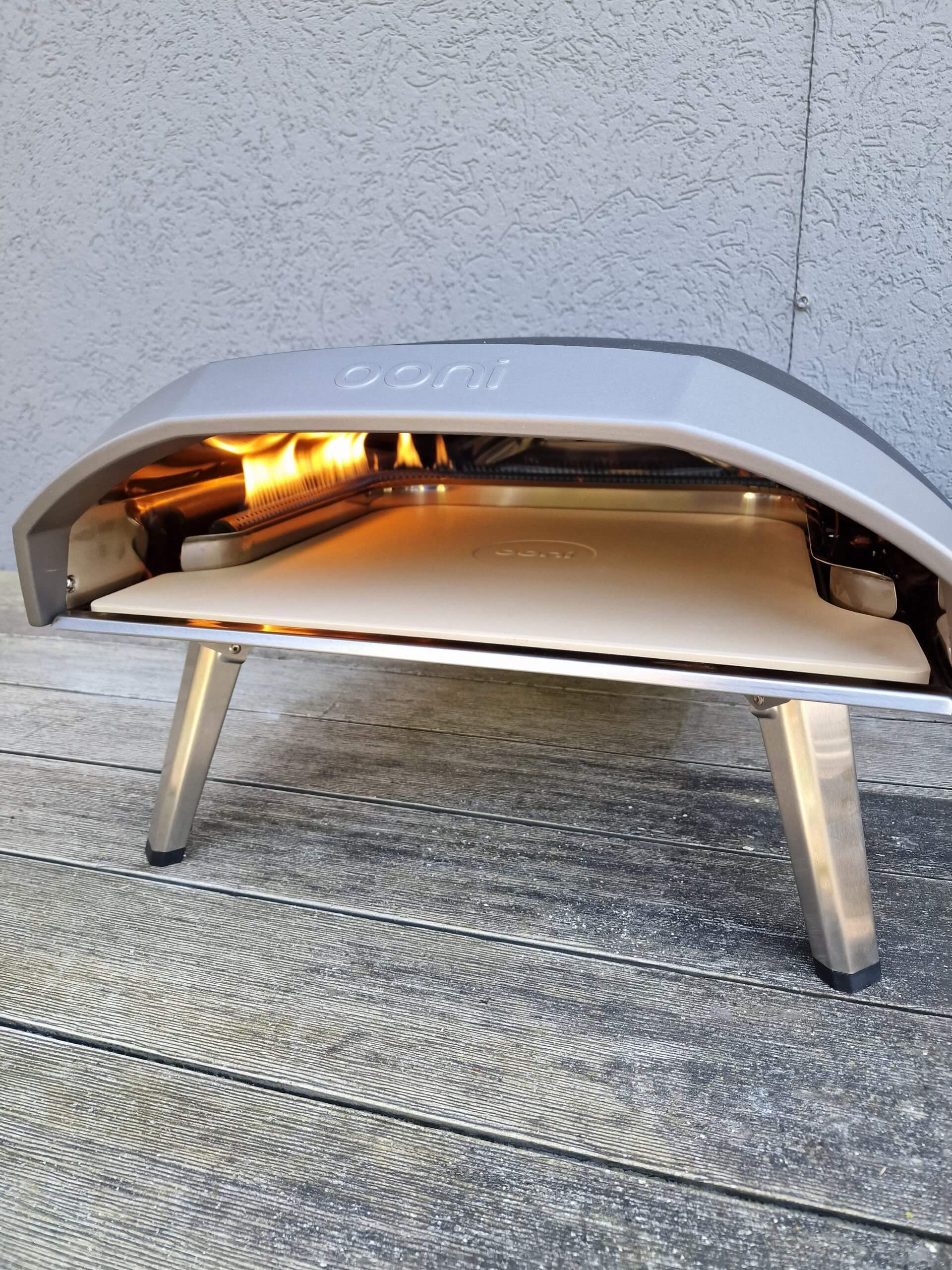 Der Pizzaofen leistet ganze Arbeit.