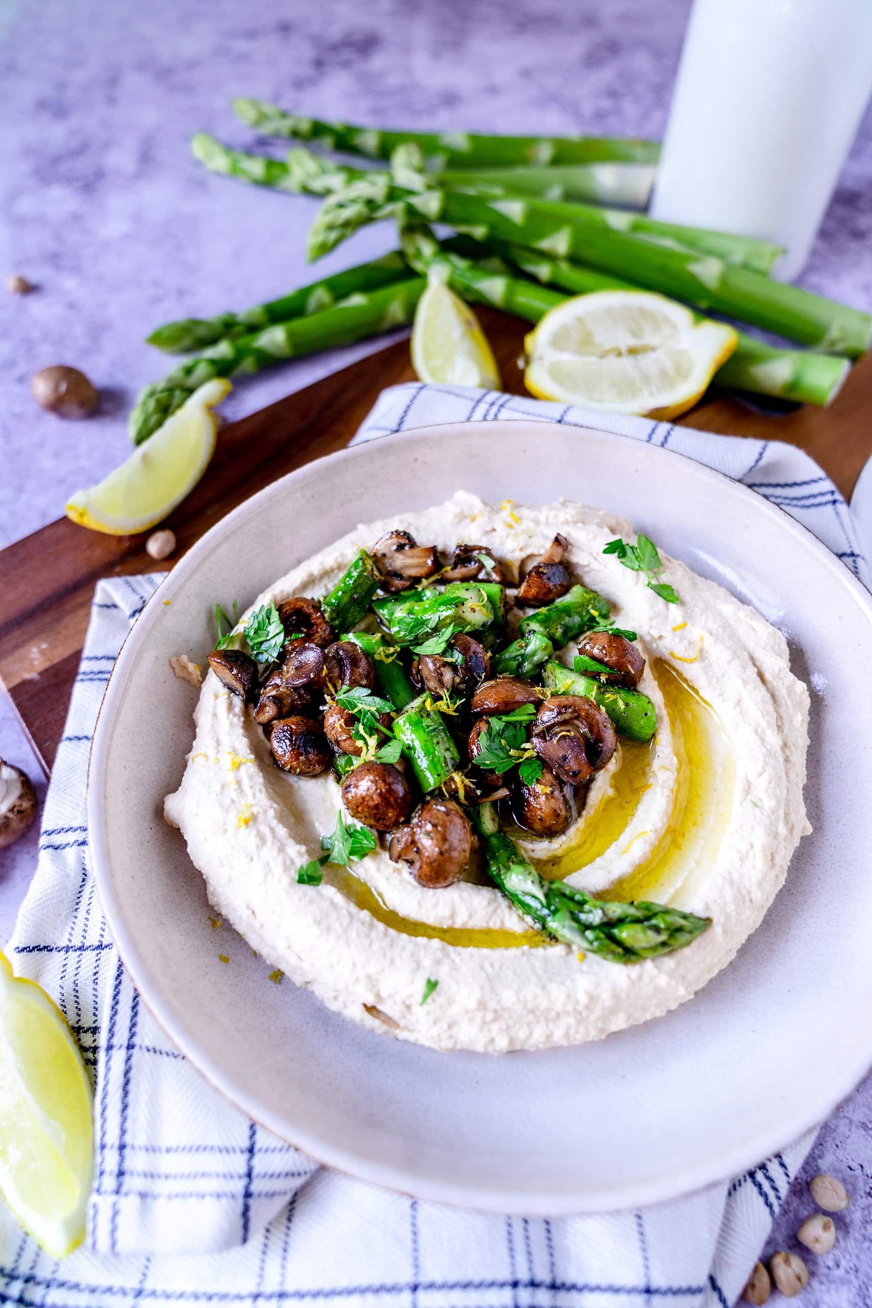 Hummus ist inzwischen beinahe so beliebt wie Frischkäse würde ich mal behaupte.