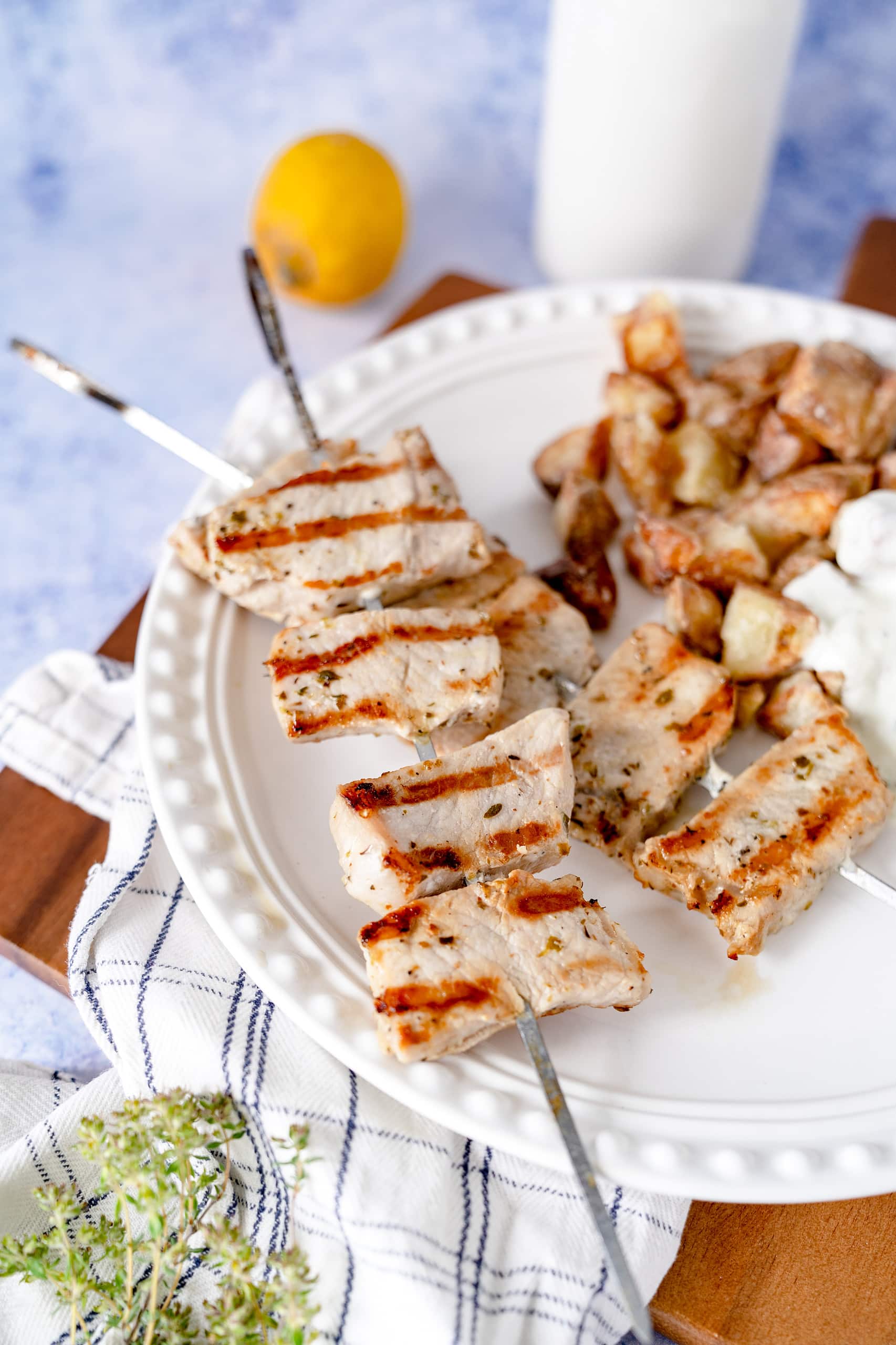 Das Souvlaki ist wirklich einfach zuzubereiten und deswegen sehr beliebt bei uns zu Hause.