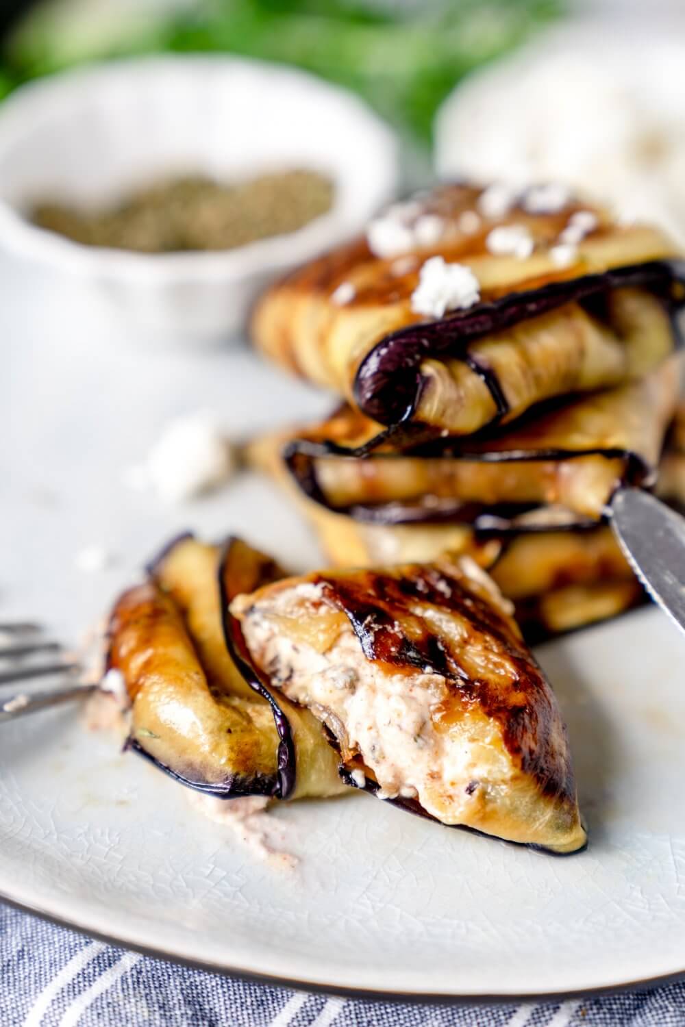 Auberginenpäckchen sind wirklich super zum Grillen.