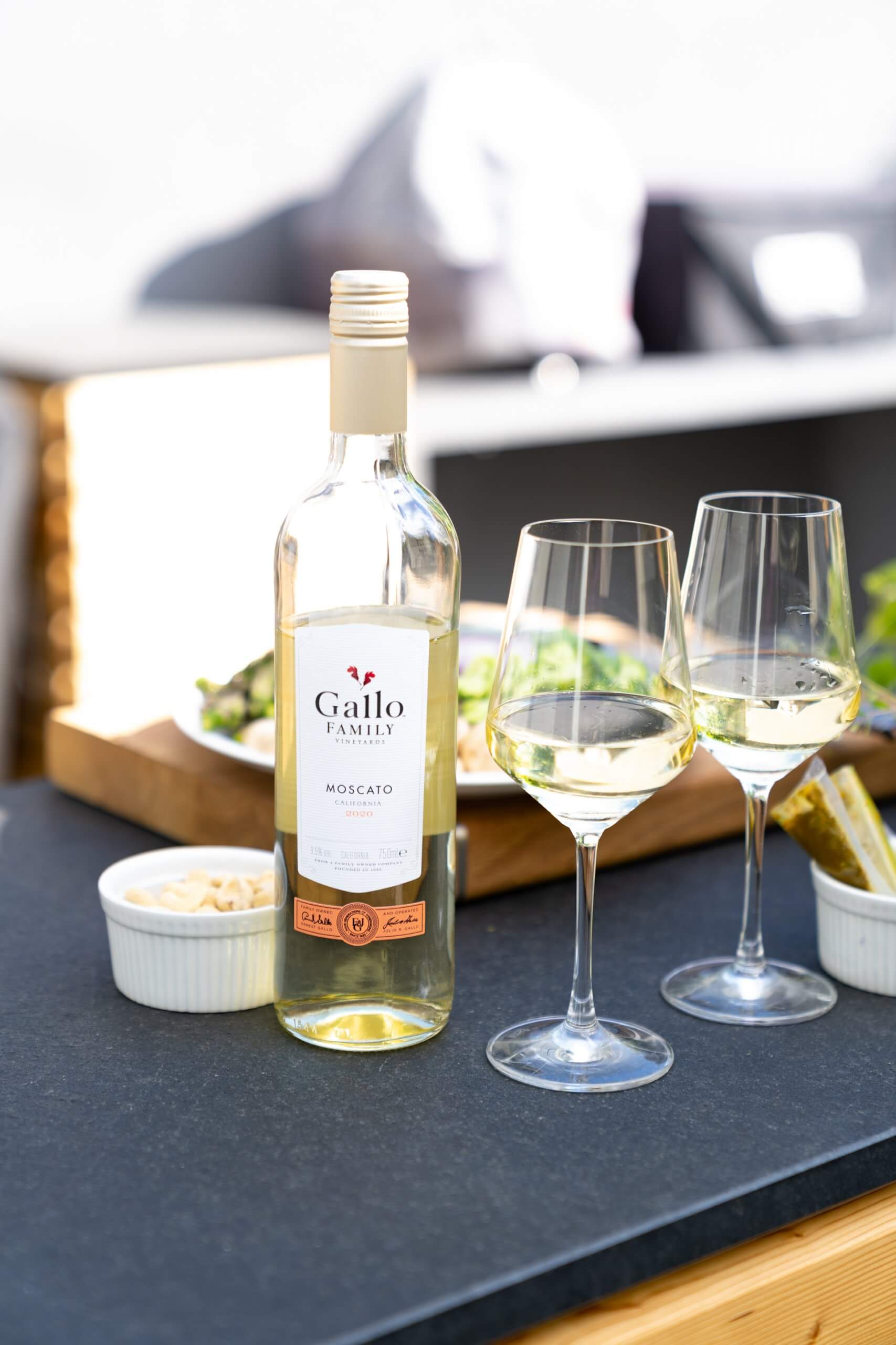 Dazu passt hervorragend ein Moscato von Gallo Family.