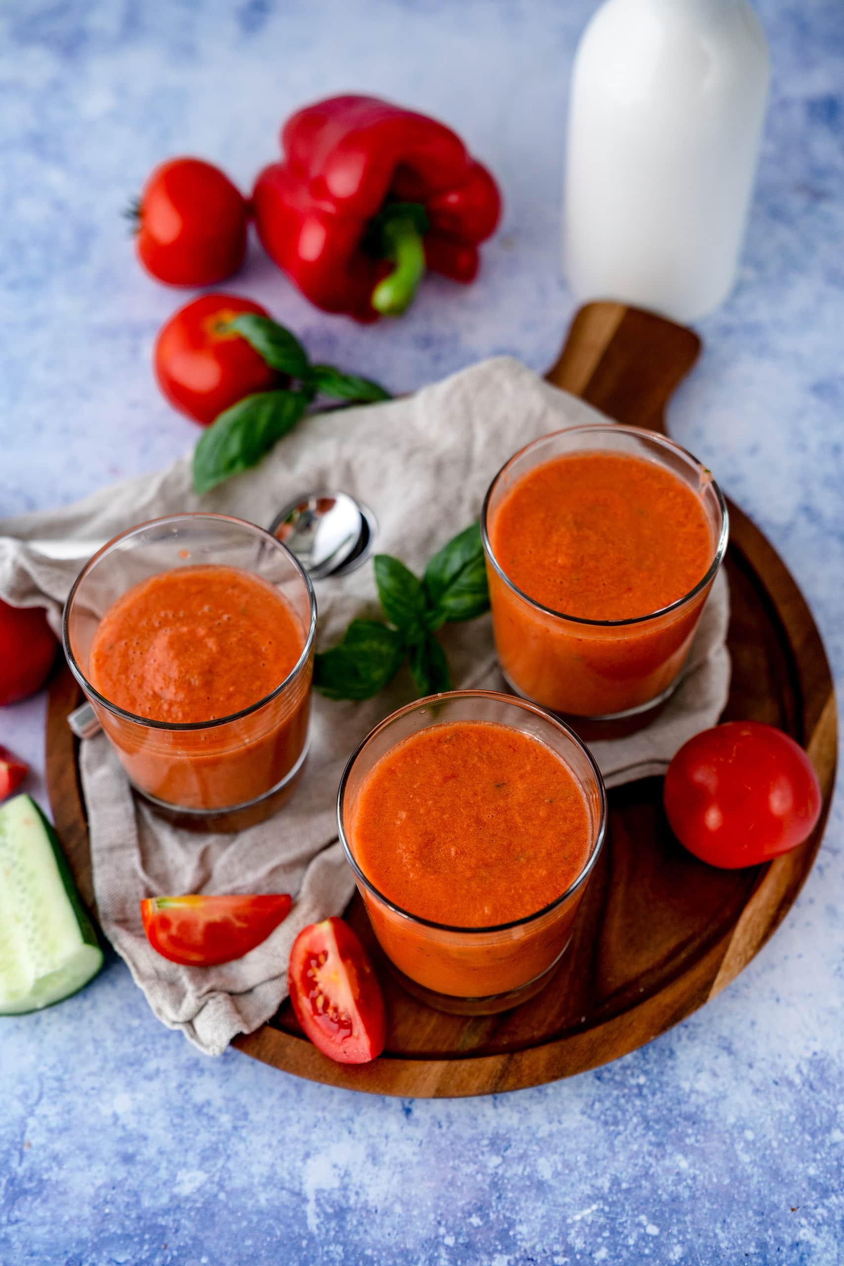 Gazpacho ist eine total leckere kalte Tomatensuppe, die es uns wirklich angetan hat.