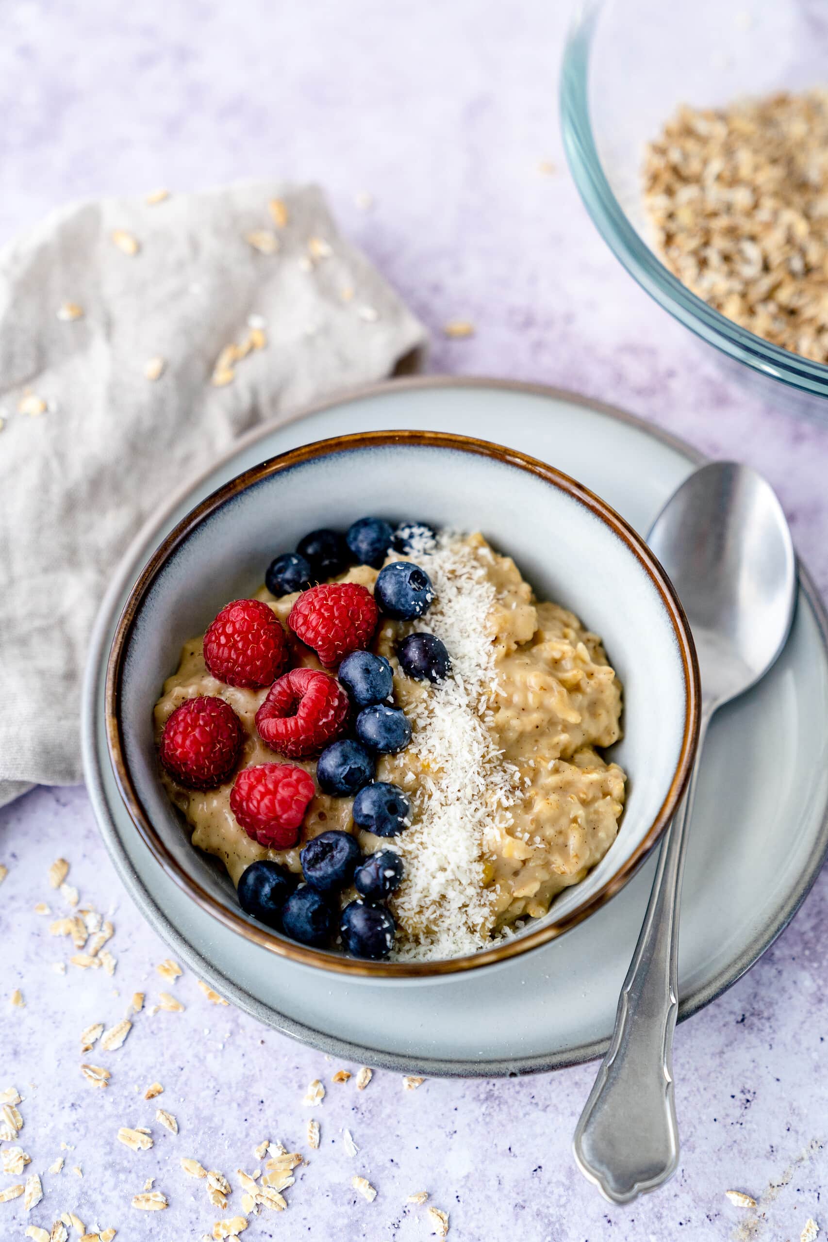 Vanillepudding Porridge ist auch noch ein sehr gesundes und lang anhaltendes Frühstück.