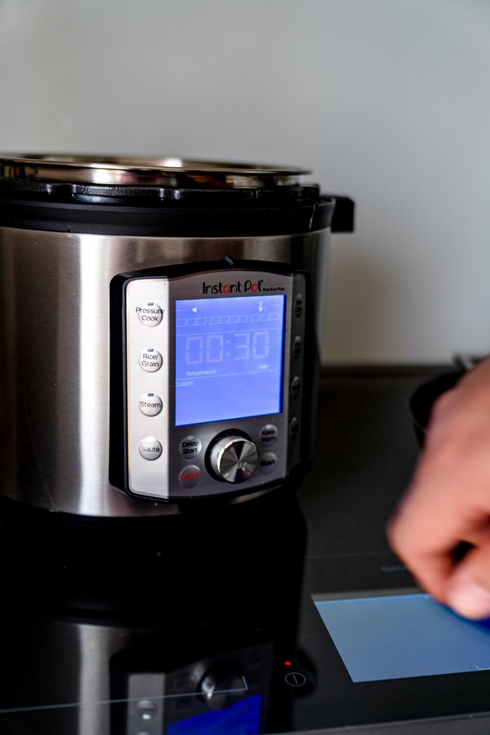 Falls ihr noch keinen Instant Pot habt, solltet ihr euch dringend einen besorgen.