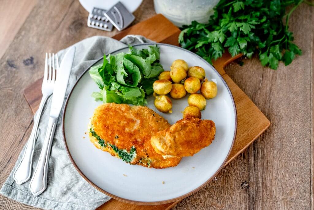 Das Chicken Kiew ist die perfekte Alternative für Schnitzel-Liebhaber.
