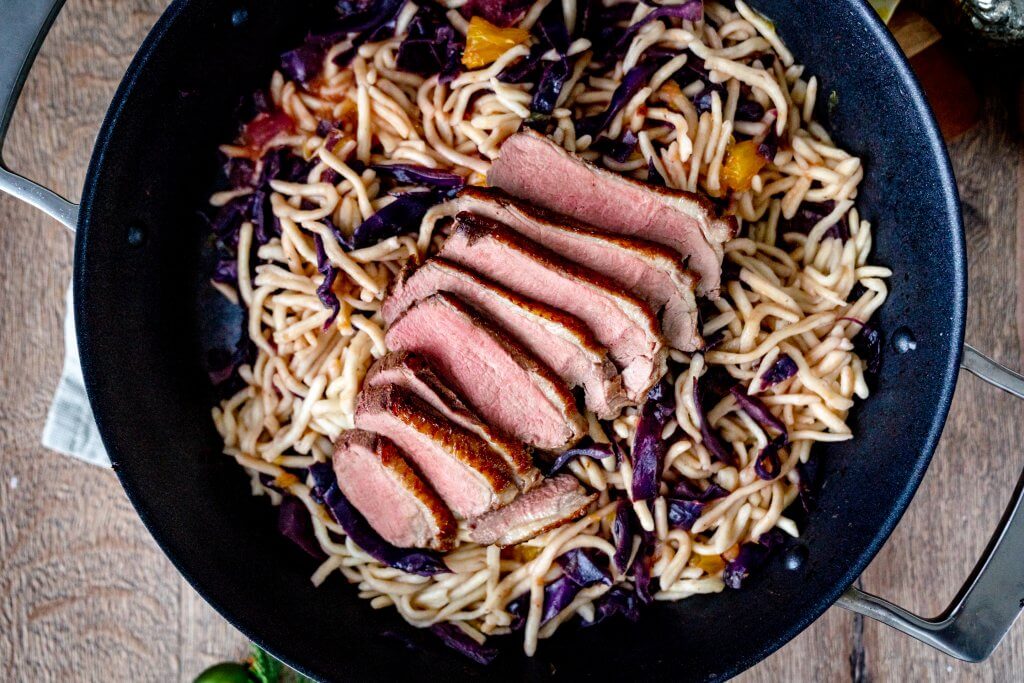 Die Spätzle-Rotkohl-Pfanne ist ein sehr schnelles Gericht.