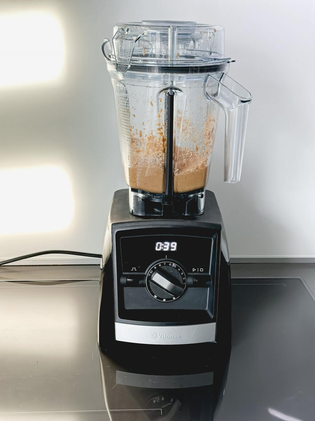 Mit unserem Vitamix wir der Aufstrich richtig cremig.