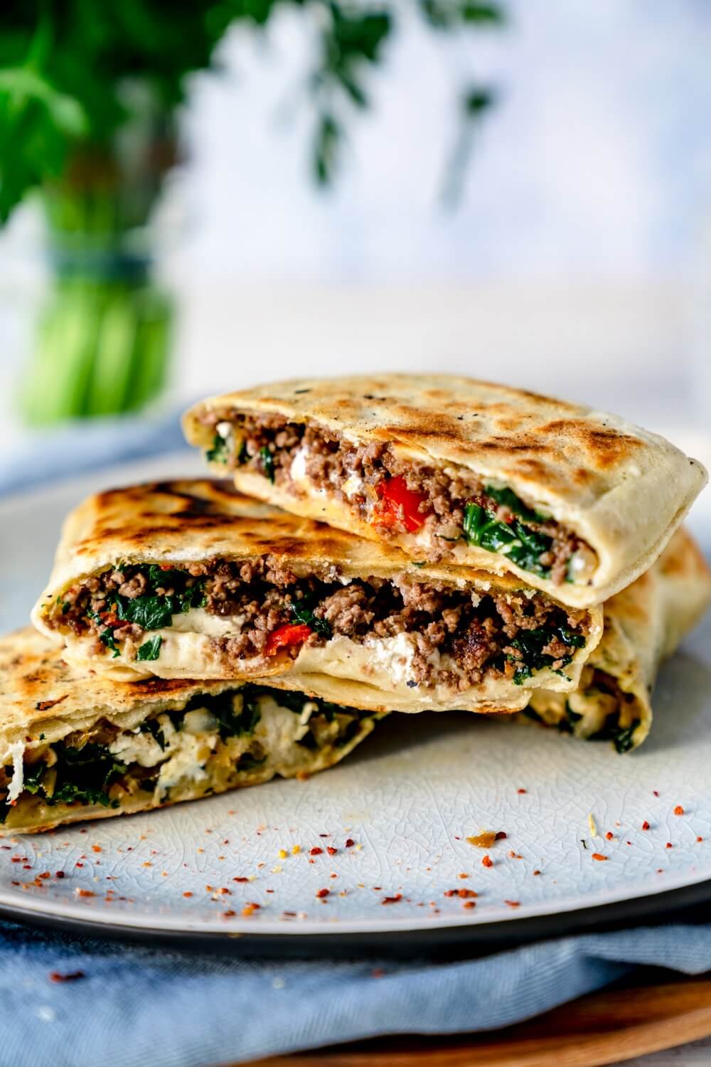 Man kann die Gözleme vegetarisch oder mit Fleisch herstellen.