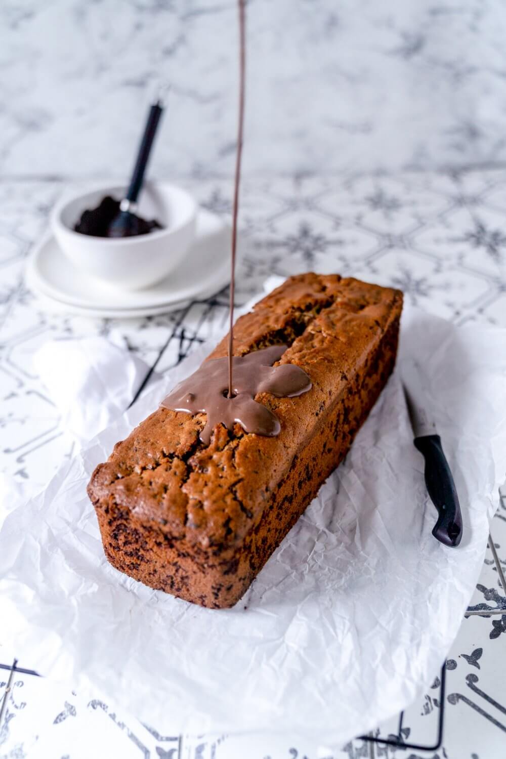 Dieser Schokostreuselkuchen ist etwas feucht und wird mit der Zeit nur besser.