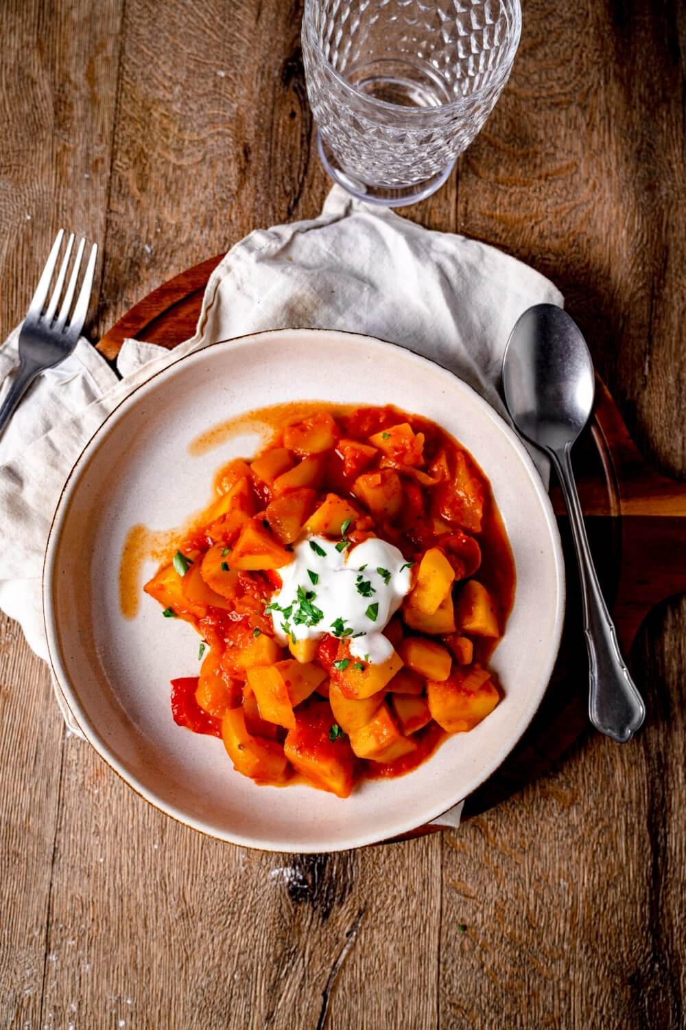 Kartoffeln und paprika passen ganz wunderbar zusammen.