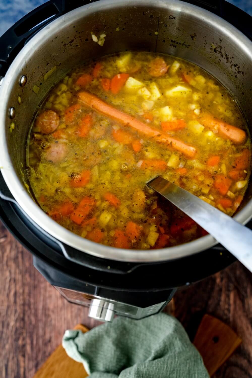 Das Gericht kann natürlich auch ohne Wurst serviert werden.