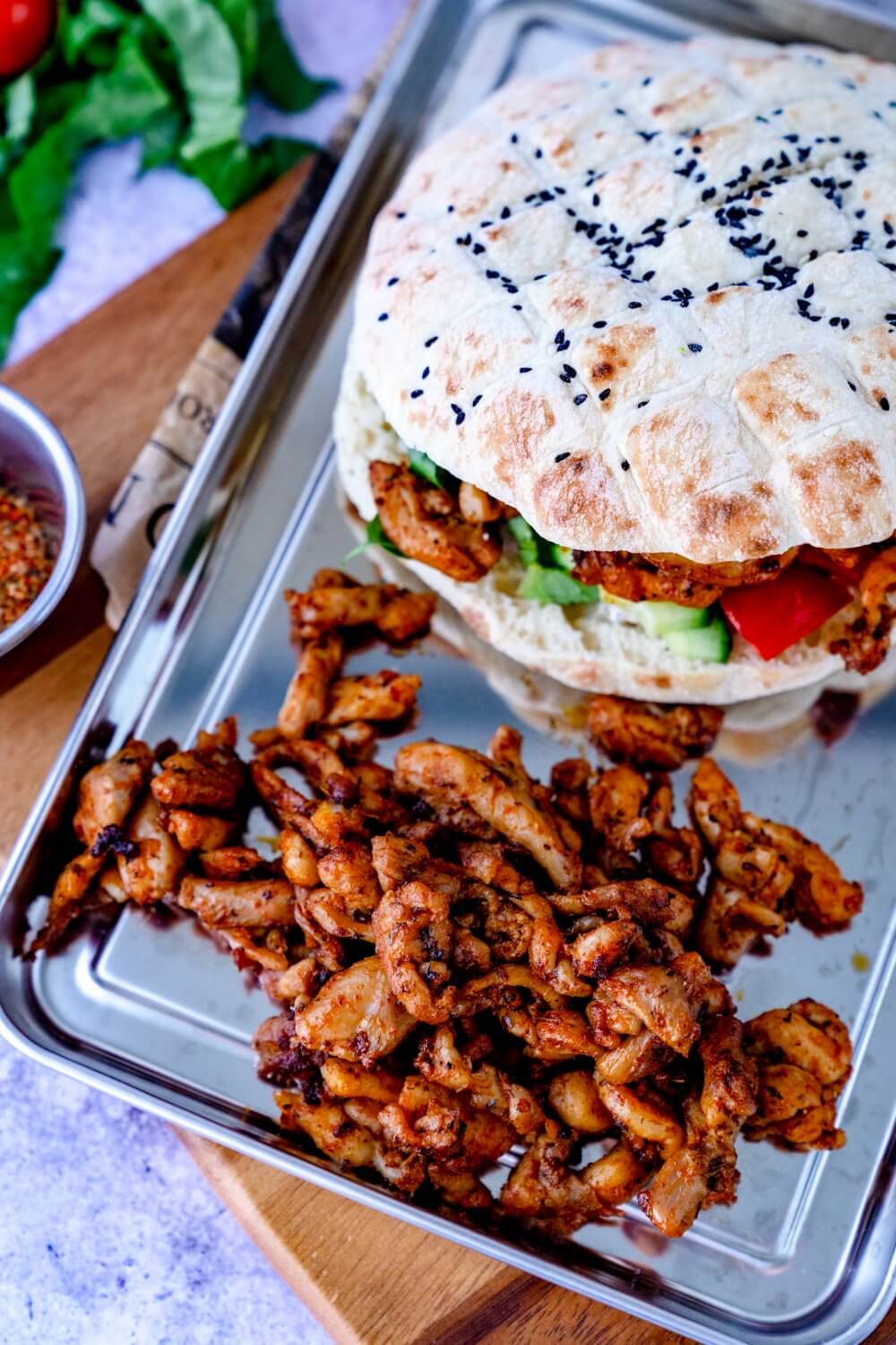 Auf das Fleisch kommt es zwar an, aber auch das Brot spielt bei dieser türkischen Spezialität eine große Rolle.
