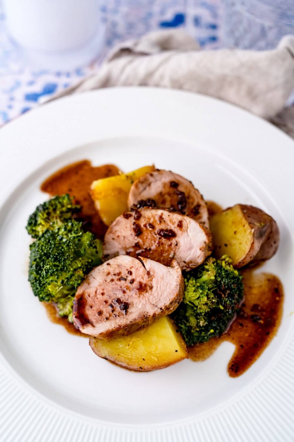 Bei uns gibt es Schweinefilet mit Brokkoli und Kartoffeln häufig anstatt eines Sonntagsbraten.