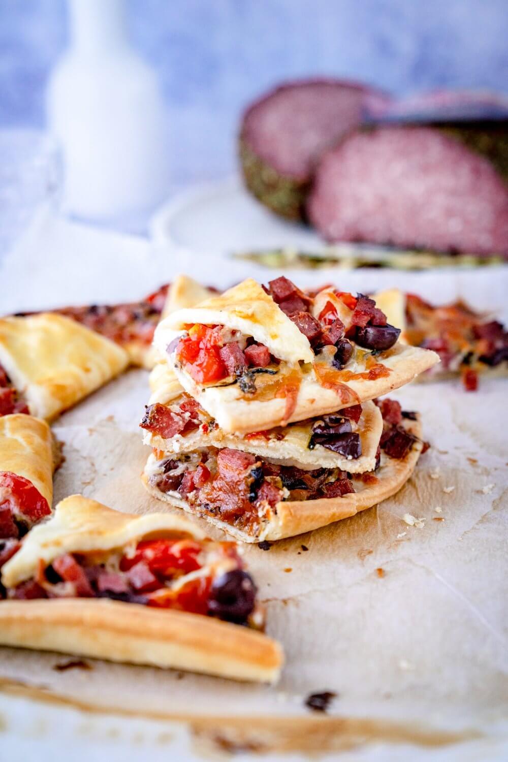 Sieht aus wie Pizza, sit aber anders. Unsere Tarte Soleil.