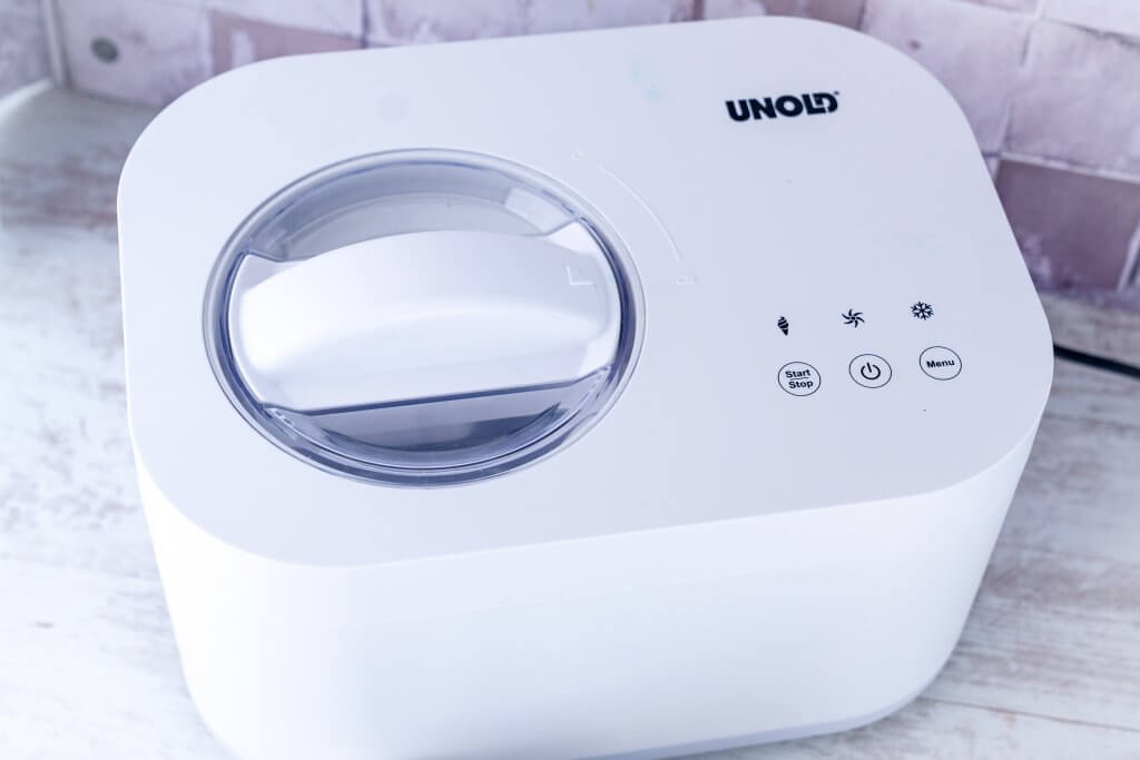 Wir nutzen für extra Cremigkeit die Eismaschine von Unold.