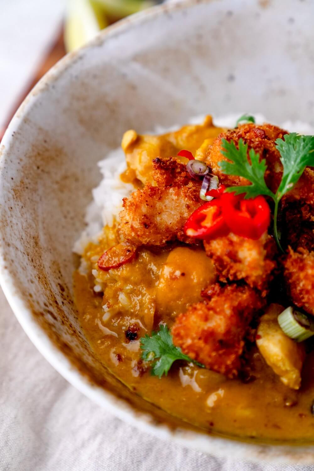 Bei Mango Curry ist es wichtig, die Süße der mango durch etwas Schärfe zu unterstreichen.