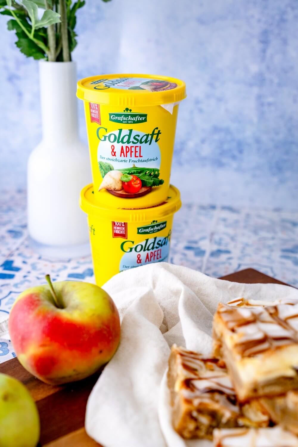 Wir haben für unseren Apfelblechkuchen den Grafschafter Goldsalft & Apfel verwendet.
