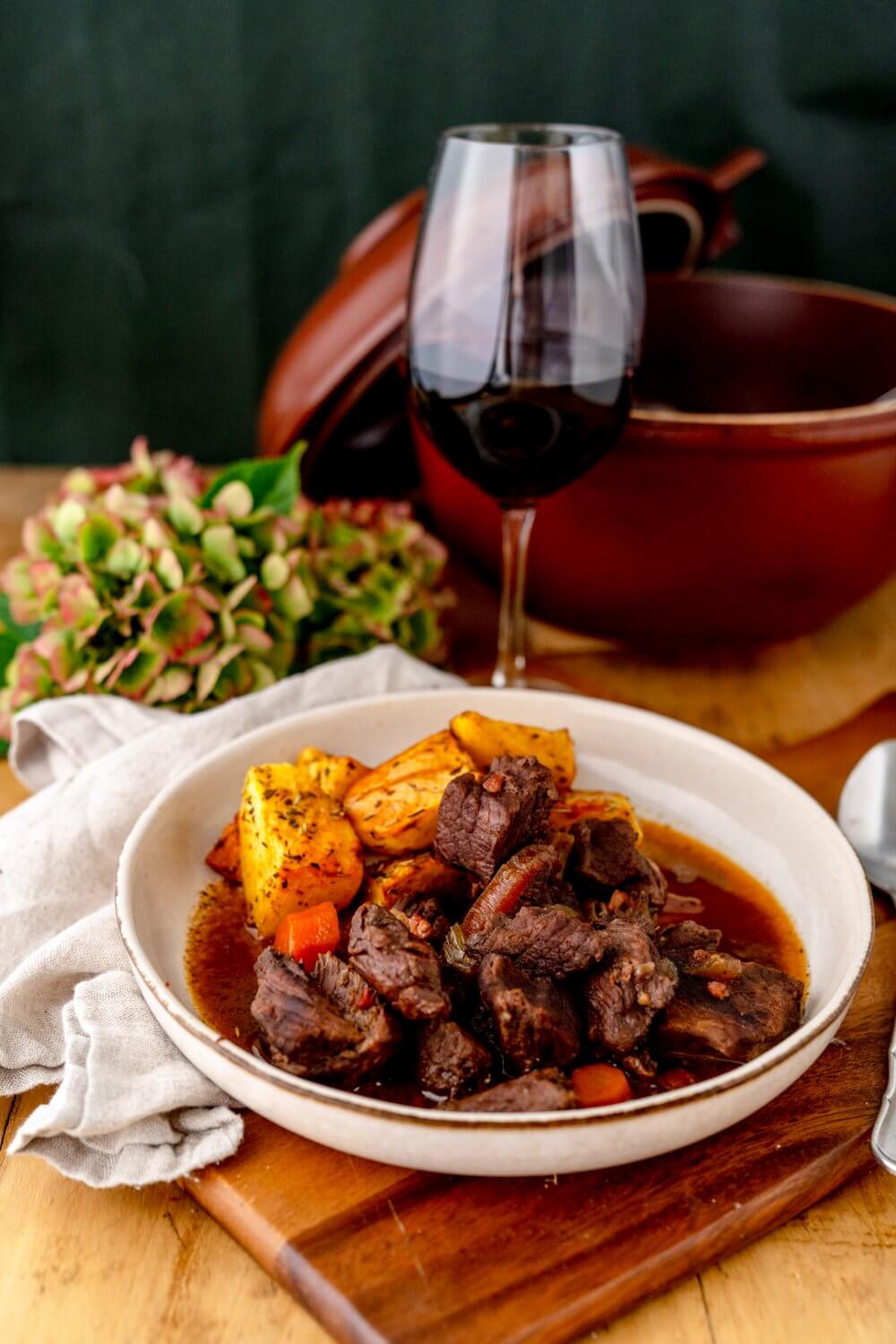 Ein guter Rotwein darf natürlich zum Boef en daube nicht fehlen.