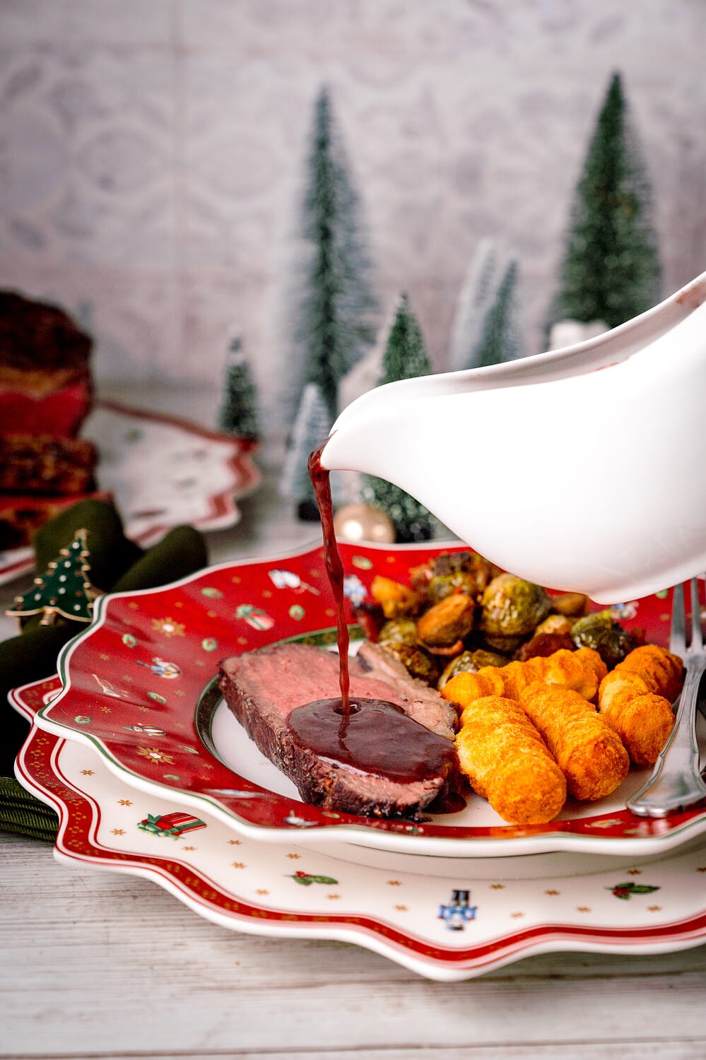 Eine gute Soße gehört auf jeden Fall zum Roastbeef dazu.