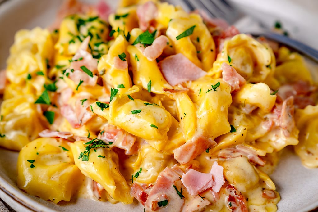 Wir haben Tortellini aus der Kühltheke verwendet.
