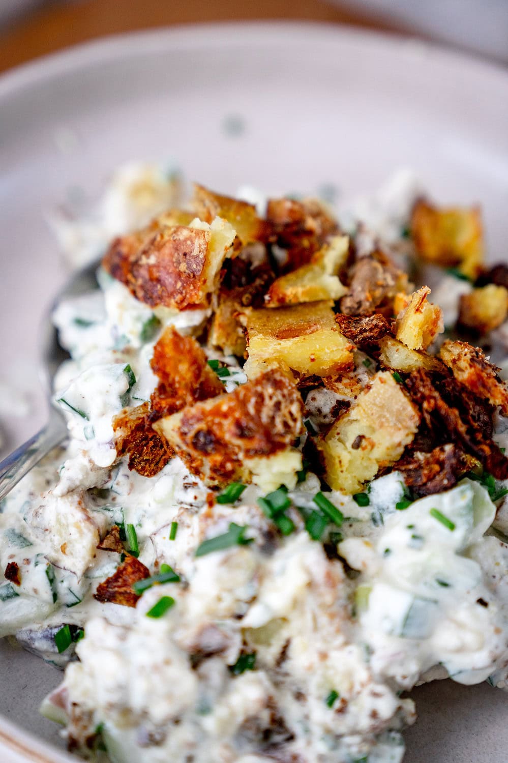 Wenn ihr mit eurem Salat so richtig punkten wollt, empfehle ich euch den knusprigen Kartoffelsalat.