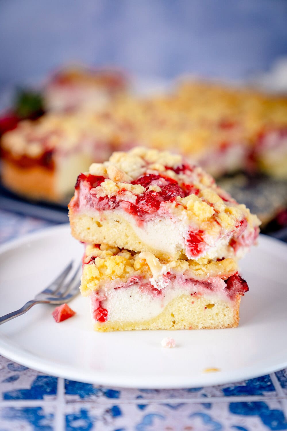 Die Streusel machen den Erdbeer-Streusekuchen zu einem echten Highlight.