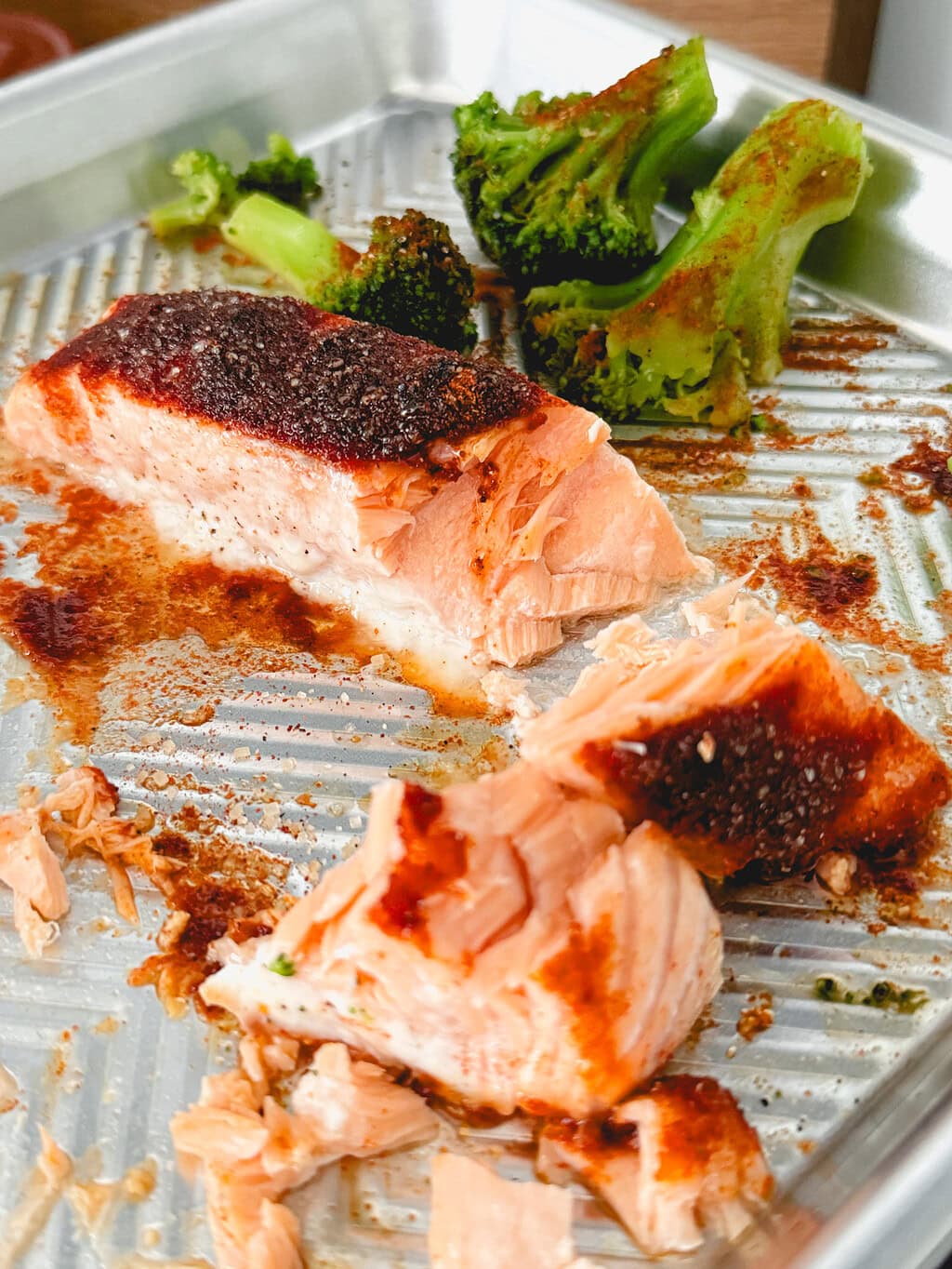 Der saftige Lachs vom Grill ist für uns dieses Jahr ein absolutes Highlight der Grillsaison.